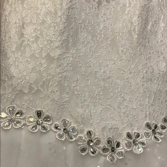 White Lace Wedding Dress Diamonds & Crystal Embellished Long Wedding Dress New - Picture 3 of 16